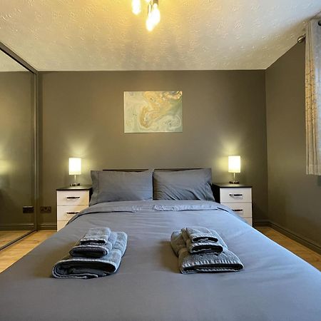 No24 - 2-Bed Boutique Apartment - Hosted By Hutch Lifestyle Leamington Spa Buitenkant foto