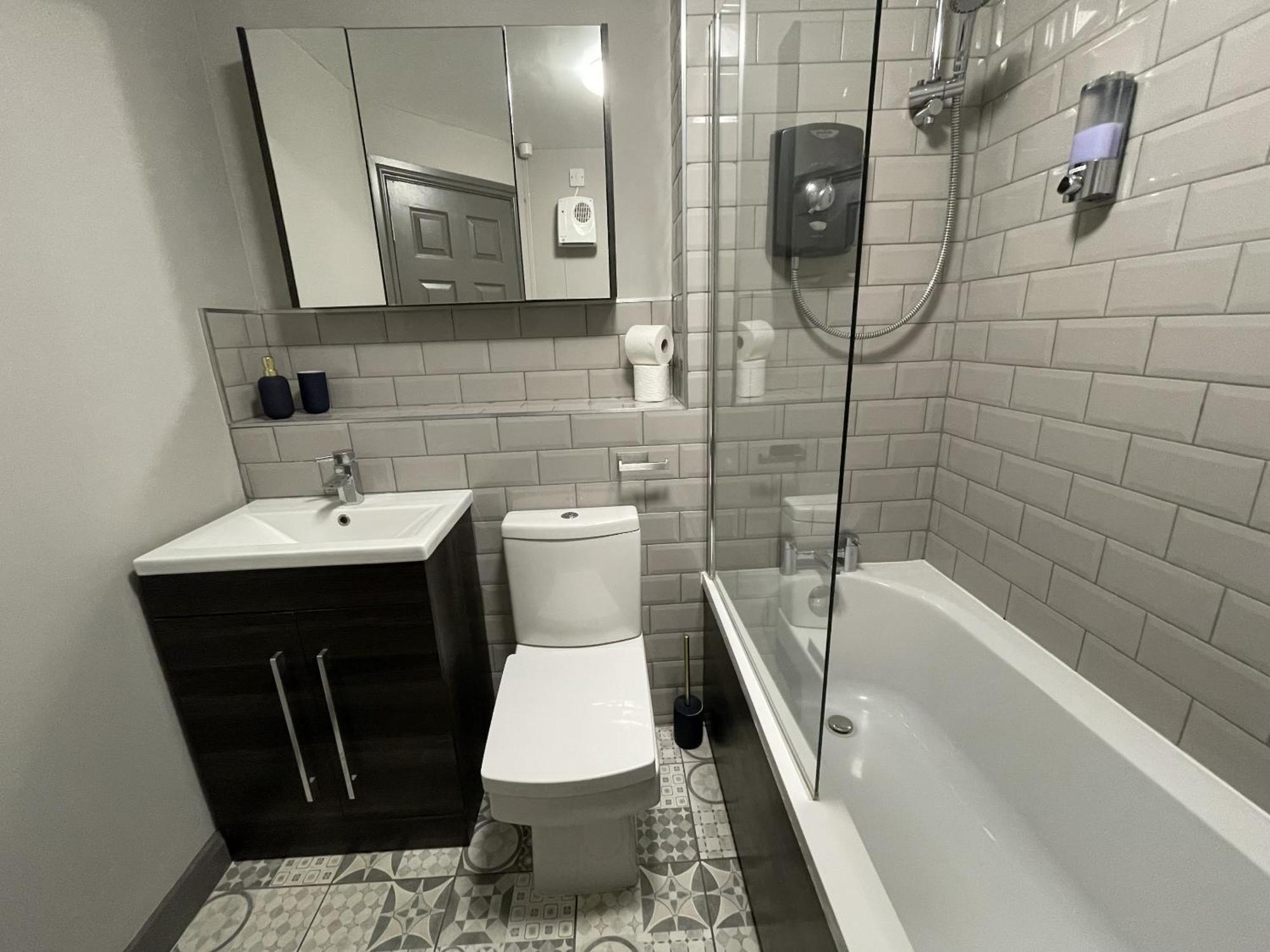 No24 - 2-Bed Boutique Apartment - Hosted By Hutch Lifestyle Leamington Spa Buitenkant foto