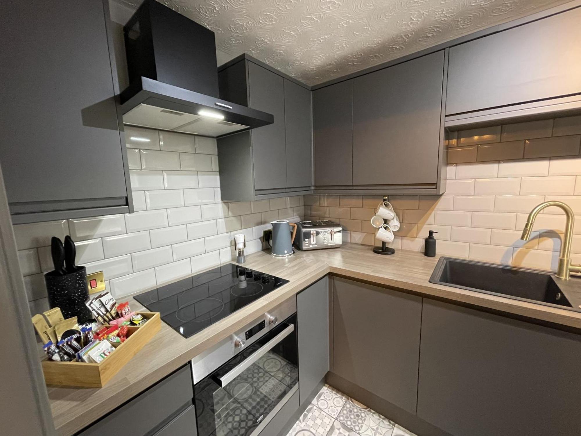 No24 - 2-Bed Boutique Apartment - Hosted By Hutch Lifestyle Leamington Spa Buitenkant foto